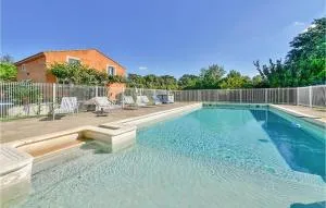 Stunning Home In Saint Martin De Crau - Мур'є