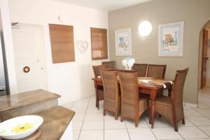 65 Perissa, Santorini, Ballito