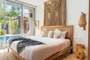 NHOA 107A Lux 2BR Condo Pool access in Aldea Zama