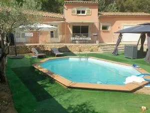 Entre vignes et garrigues à 4km du Mas de So - Tresques