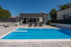 Villa Erwin with heated pool