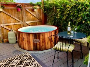 Elkstone Studio Private Hottub Pet Friendly