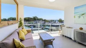 Harbourside Retreat - Sandstone Point
