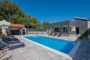 Villa Erwin with heated pool