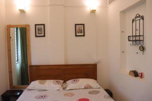 Tiny house for couple