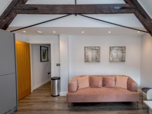 1 bed 40D Dahlia Contemporary town centre apartment - Pass the Keys