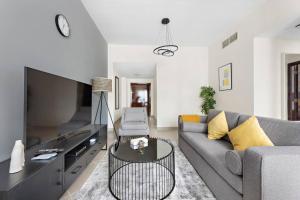 StoneTree - Furnished 1BR with Modern Design