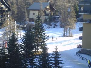 Studio Mezzanine 4 Pers, Proche Pistes et Commerces, Balcon Est, Animaux Bienvenus - FR-1-330-530