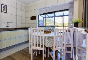 598 Ótima opção de apto para passar suas férias no Centro de Bombinhas.