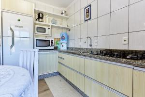 598 Ótima opção de apto para passar suas férias no Centro de Bombinhas.