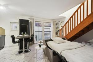 Chic apart duplex with parking