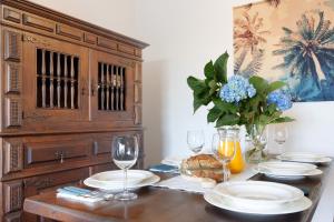 Retro Beach House Moledo