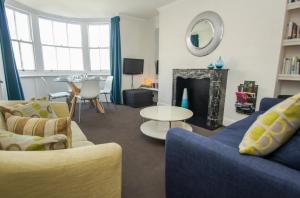 New Steine Apartment - Sea View - by Brighton Holiday Lets