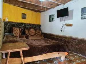 LA CASA DE LOS MANGOS AJIJIC - La Joya