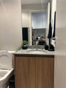 Apto lindo em frente Metro Luz