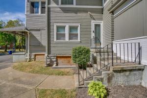 Sunny and Spacious Dayton Condo about 1 Mi to Downtown!