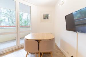 Appt pour 4 pers avec piscine couverte tennis et parking gratuit 227
