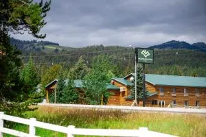 Mountain Vista Hotel - Lonesome Hurst Summer Home Area