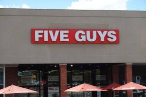 KING Bed Apartment ► A+ Location ► Full Kitchen