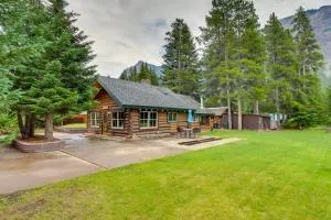 Creekside Silver Gate Getaway with Fireplace! - 库克市