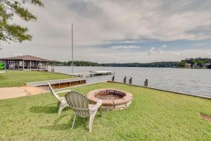 Lake Martin Retreat with Private Dock and Boat Launch