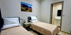 Modern 4-Bed Home in Ix-Xaghra Valley view Pool