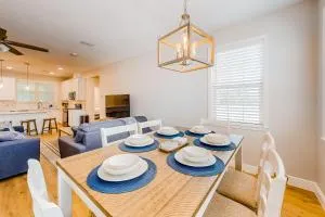 Cozy Coastal Cottage - Niles