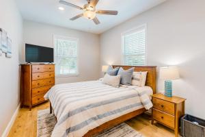 Cozy Coastal Cottage