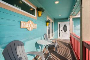 1 Min to Beach Ocean Breeze 3BR Pets welcome with pet fee