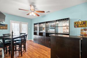 1 Min to Beach Ocean Breeze 3BR Pets welcome with pet fee