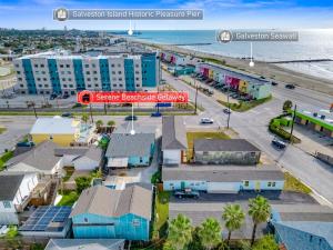 1 Min to Beach Ocean Breeze 3BR Pets welcome with pet fee
