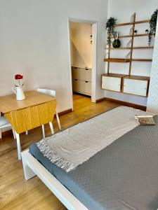 Cozy Apartment 3 km away from Duomo