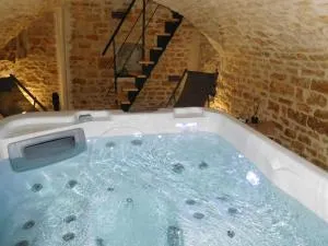 Maison de charme avec jacuzzi, nature préservée et équipements pour bébé, 4 étoiles, proche forêt. - FR-1-611-70 - Écot-la Combe