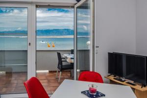 Apartments by the sea Vir - 21812