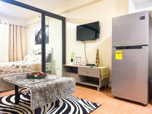 Affordable One Bedroom Condo in One Oasis 1726