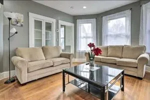 downtown and secluded - Coventry