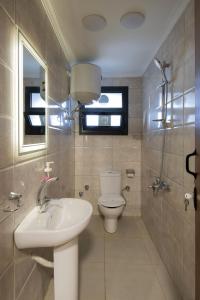 Travelholic AUC Residence