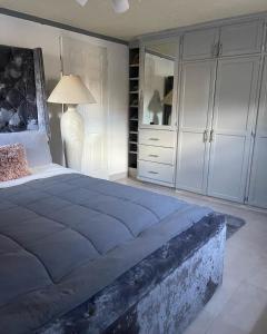 West View 1- Modern & central apartment