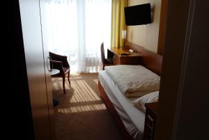 Single Room - Annex - St.-Jürgen-Ring 68 room in Traveller Hotel