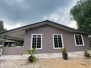HOMESTAY ADRA Kuala Rompin - Kampong Kandang