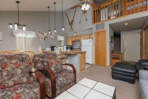 Timbernest Cottonwood Condo: Ideal Breck Location