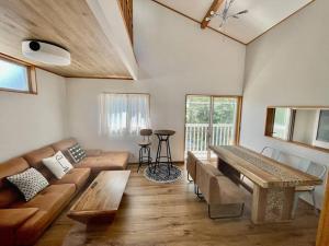 HAKUBA House LuckyStar5 next to shuttle bus station ,711 ,restaurants Modern Chalet