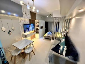 1BR Condo beside Abreeza Mall, Davao City with 200 mbps WI-FI speed