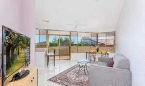 Tuggeranong Short Stay #08C - Sleeps 6 - Yaouk