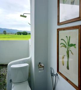 The White House Homestay