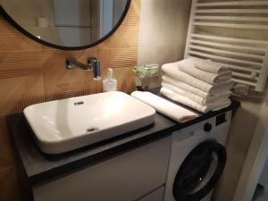 NEW APARTMENT Krakowska - przestronny, z widokiem, czysto, parking, balkon