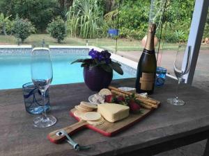 Absolute Beach Front Home -Dogs, Surf, Relax, Bush