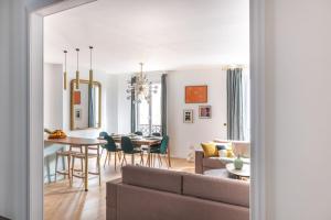 Rare, center, luxury apartment with roof view