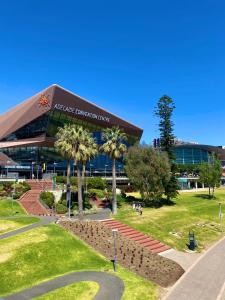 Bundled Bliss 2 bedroom Condo in Adelaide CBD