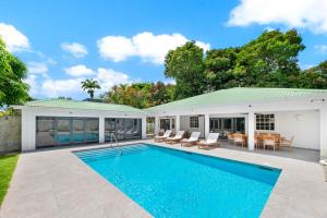 Moonflower home by Bluescape